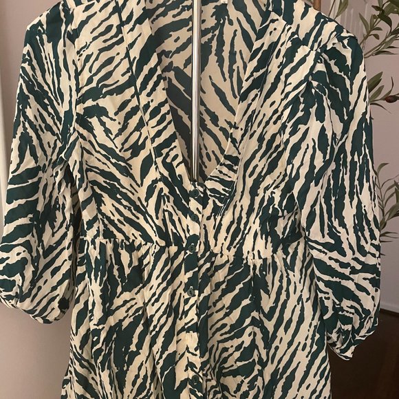 NWT Adorable ba & sh Vuzy Abstract Print Mini Dress, Size 1 - Picture 2 of 4